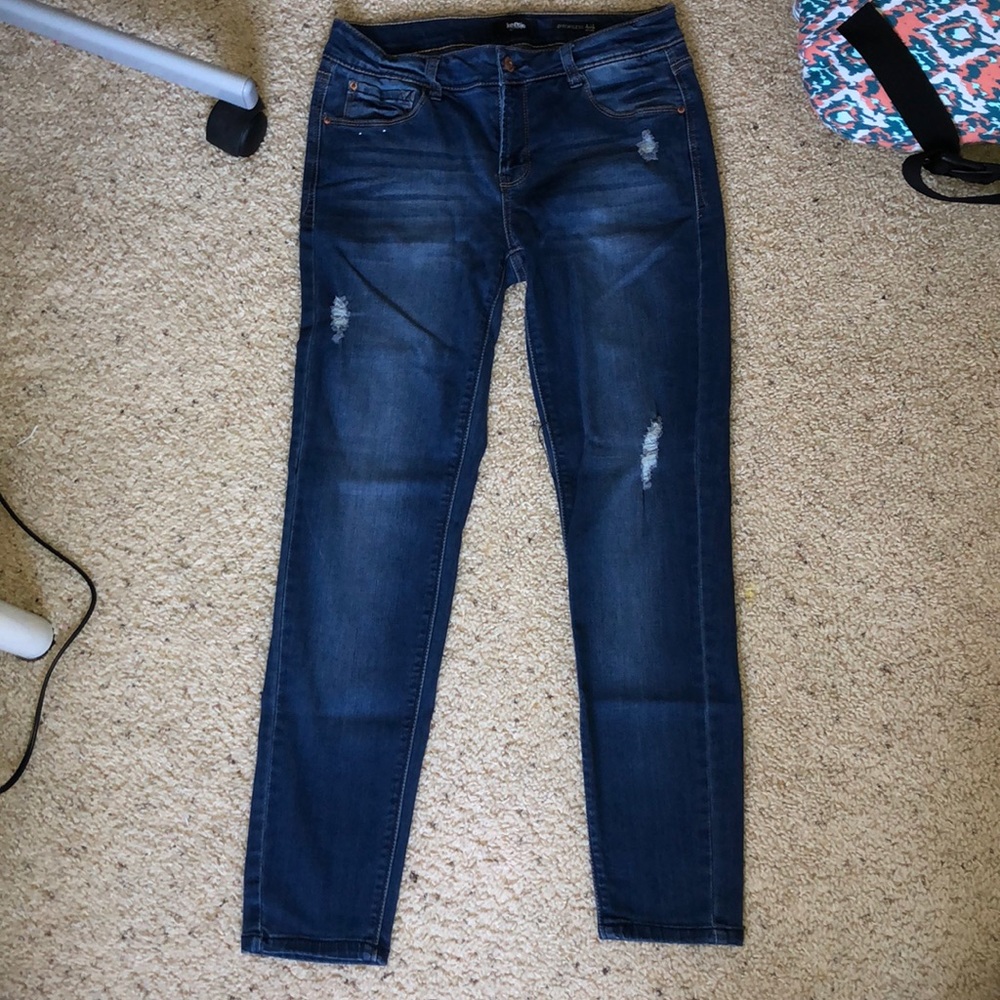Jean with little holes